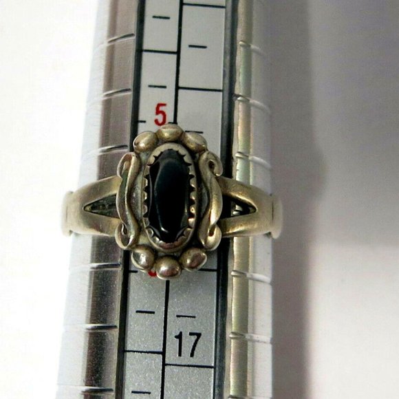 Vintage WM 925 Sterling Silver Ring with Onyx Stone - Size 5.5 - Picture 7 of 8